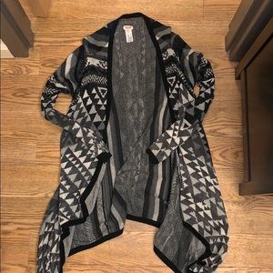 Cover up sweater, cozy and light weight!